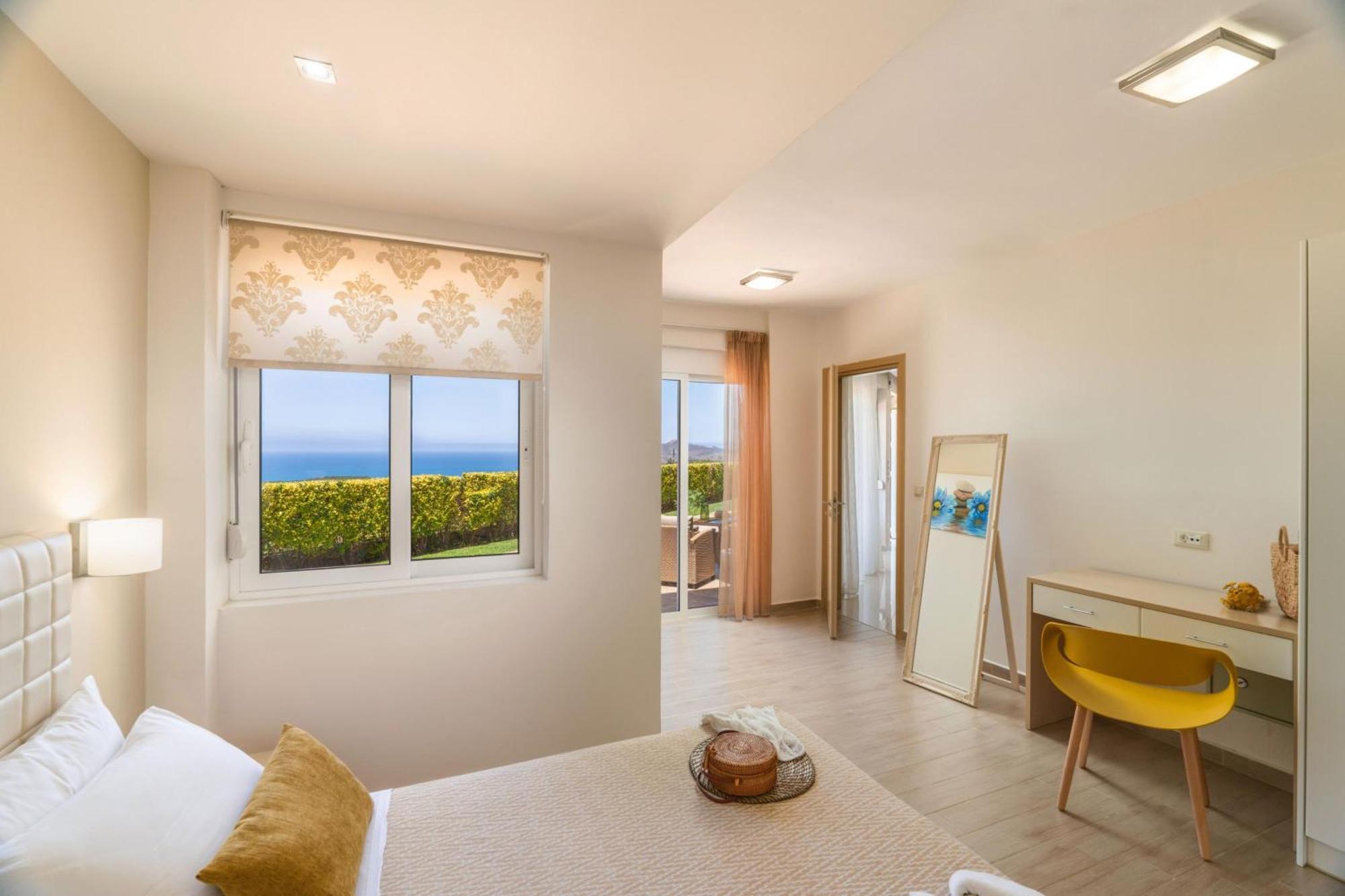 Villa Ariella With Sea View Agia Marina Buitenkant foto