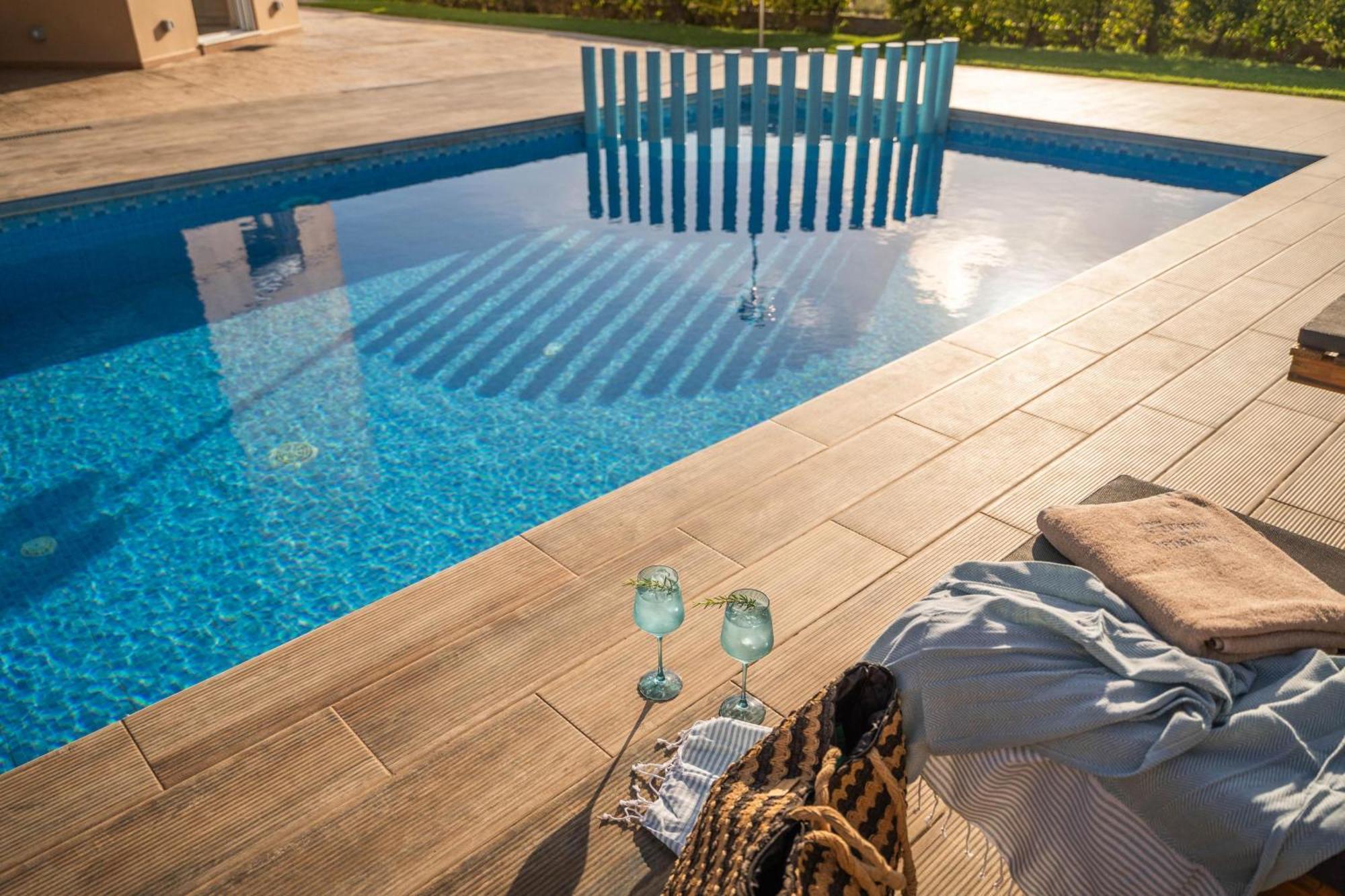 Villa Ariella With Sea View Agia Marina Buitenkant foto